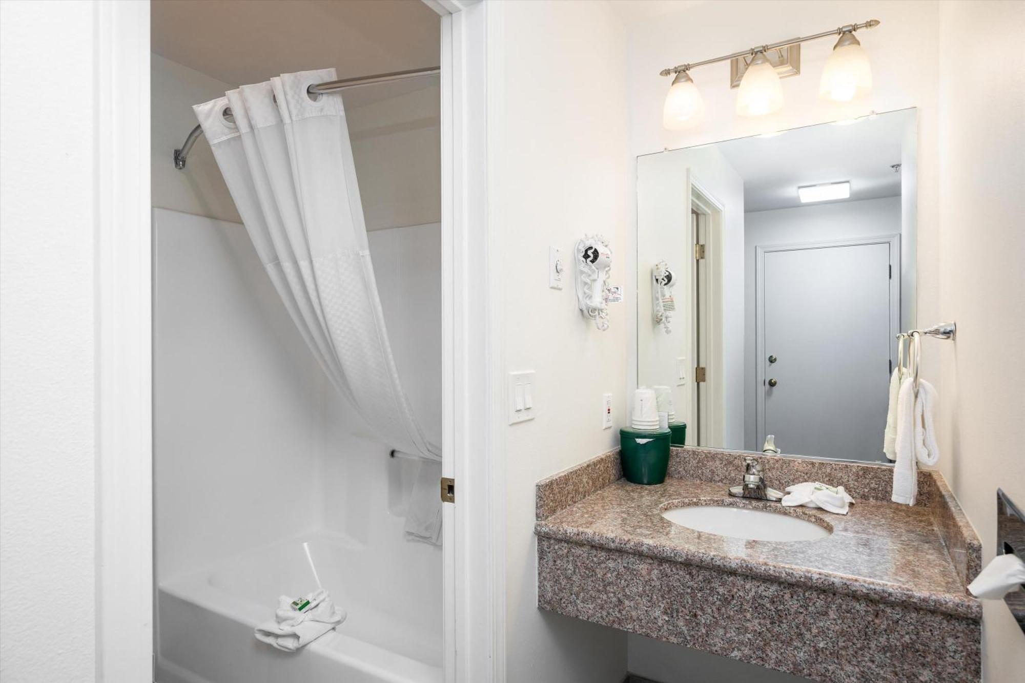 Baymont Inn & Suites By Wyndham Bellingham Buitenkant foto