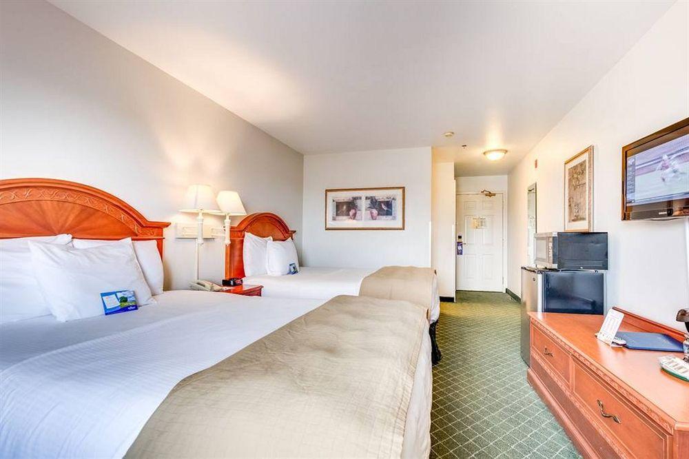 Baymont Inn & Suites By Wyndham Bellingham Buitenkant foto